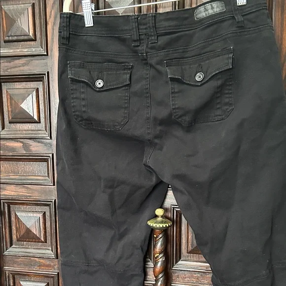 UNIONBAY Black Utility Cargo Pants - Picture 8 of 10